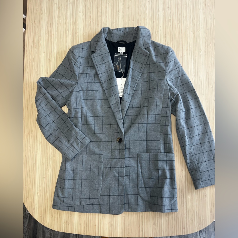 NWT Women’s Gray Checkered Blazer
